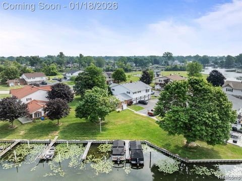 Tiny photo for 30352 Windsor #21, Gibraltar City, MI 48173 (MLS # 20261003011)