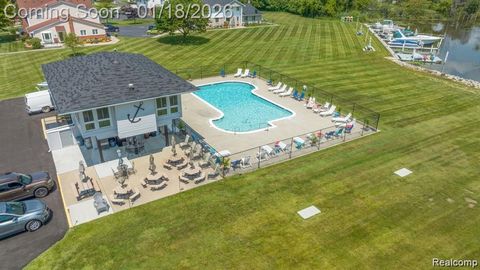 Tiny photo for 30352 Windsor #21, Gibraltar City, MI 48173 (MLS # 20261003011)