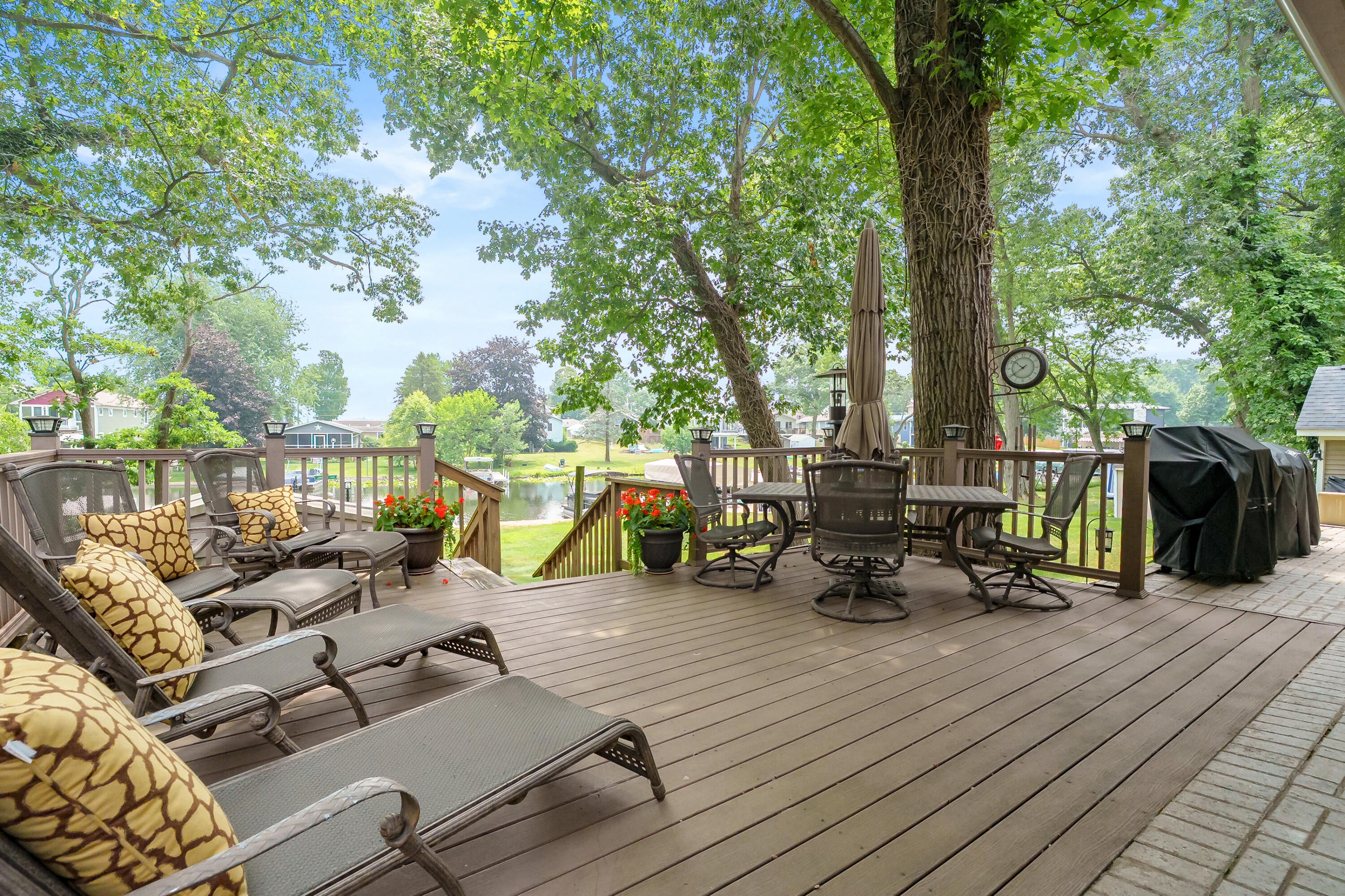 92709 Gravel Lake Drive