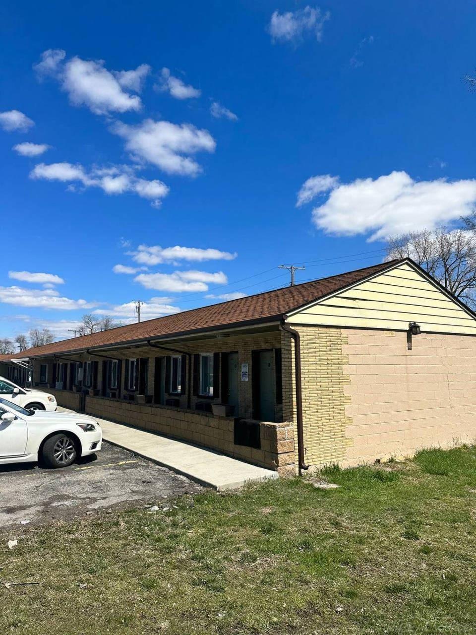 32490 VAN DYKE Avenue