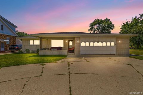 Photo of 19100 Masonic Boulevard, Roseville City, MI 48066 (MLS # 20261052799)