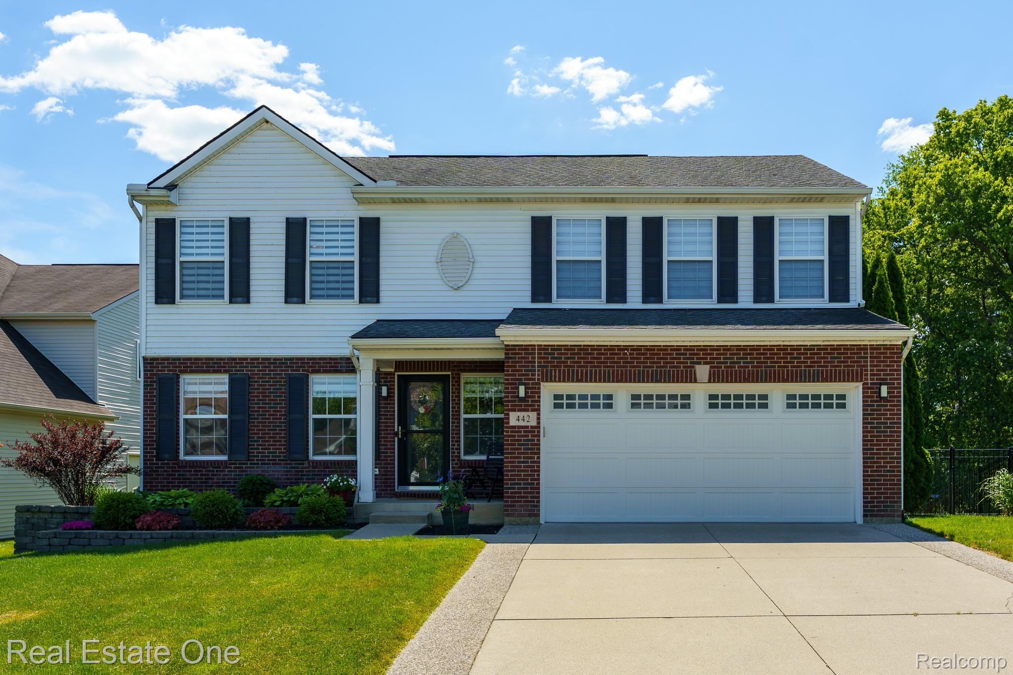 442 Ridgewood Drive S