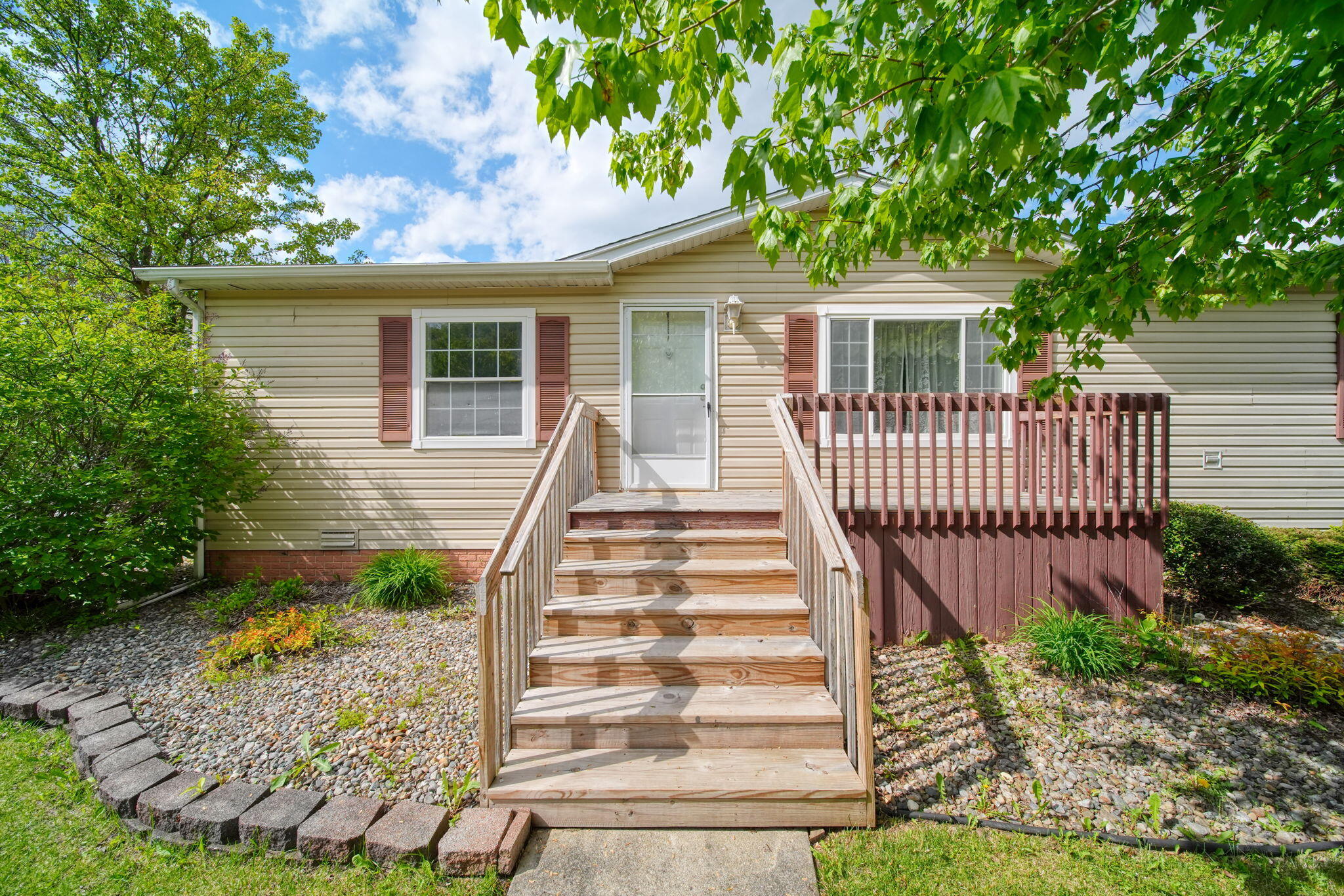 704 Hidden River Drive