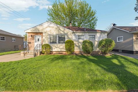 29116 Dembs Street Roseville City MI 48066