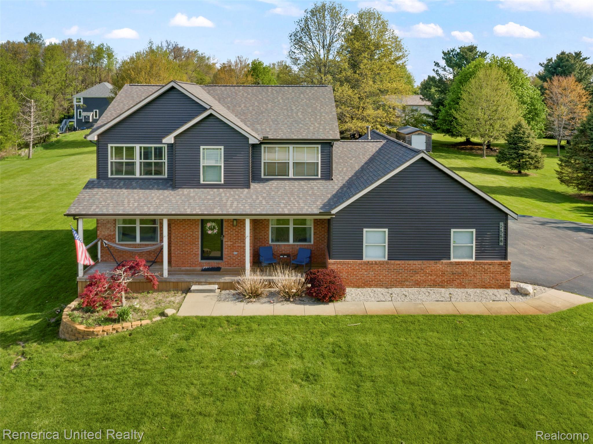 2558 Clivedon Road