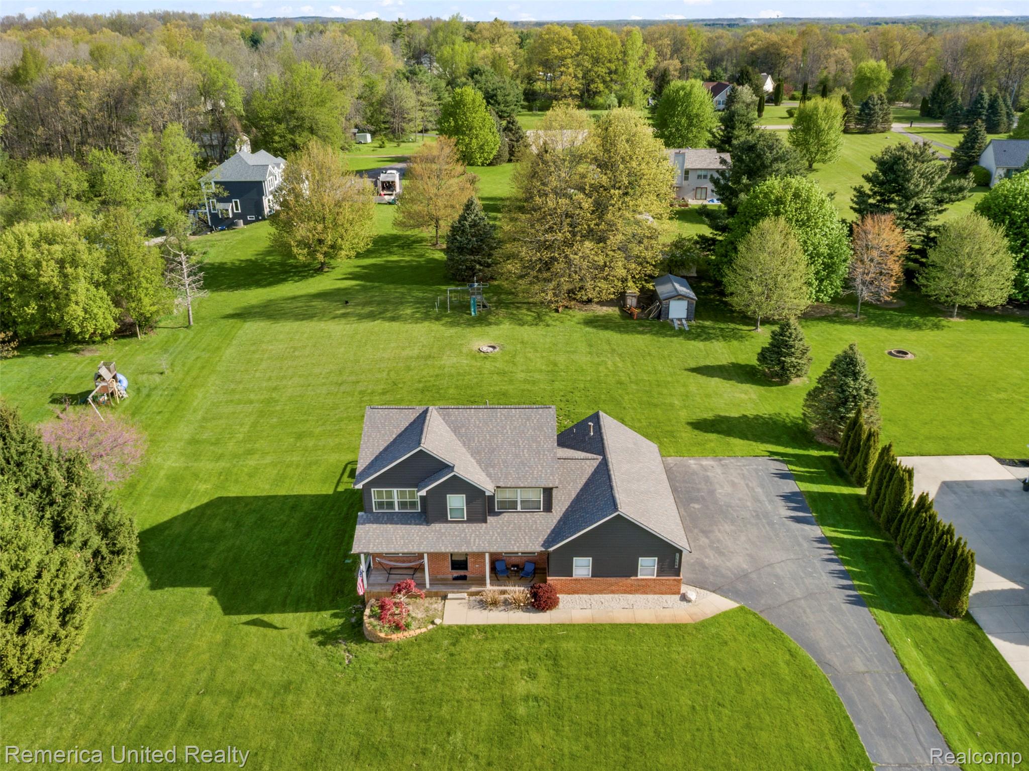 2558 Clivedon Road