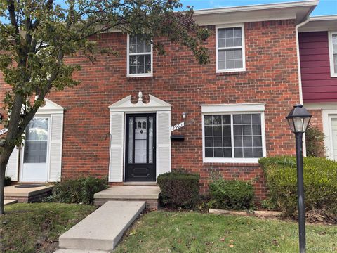 2960 Seaton Circuit Circle N Warren City MI 48091