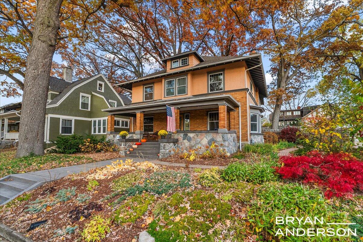 356 Woodmere Avenue SE