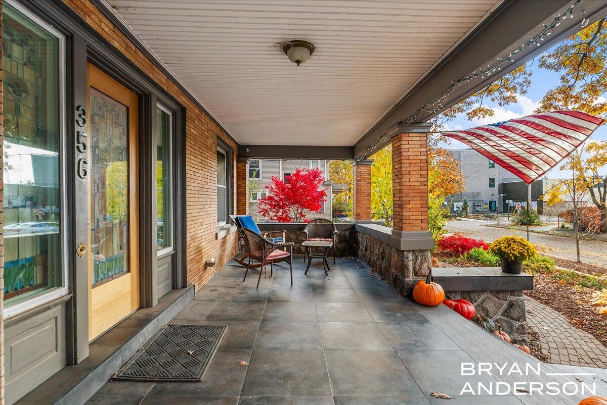 356 Woodmere Avenue SE