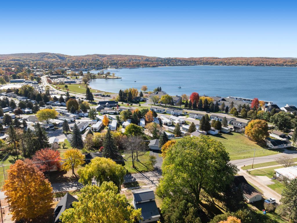 413 Groveland Street