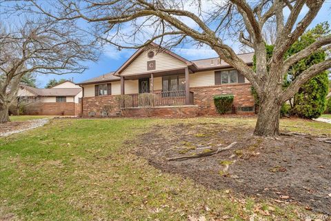 955 Woodlane Drive 9 Rochester Hills City MI 48307