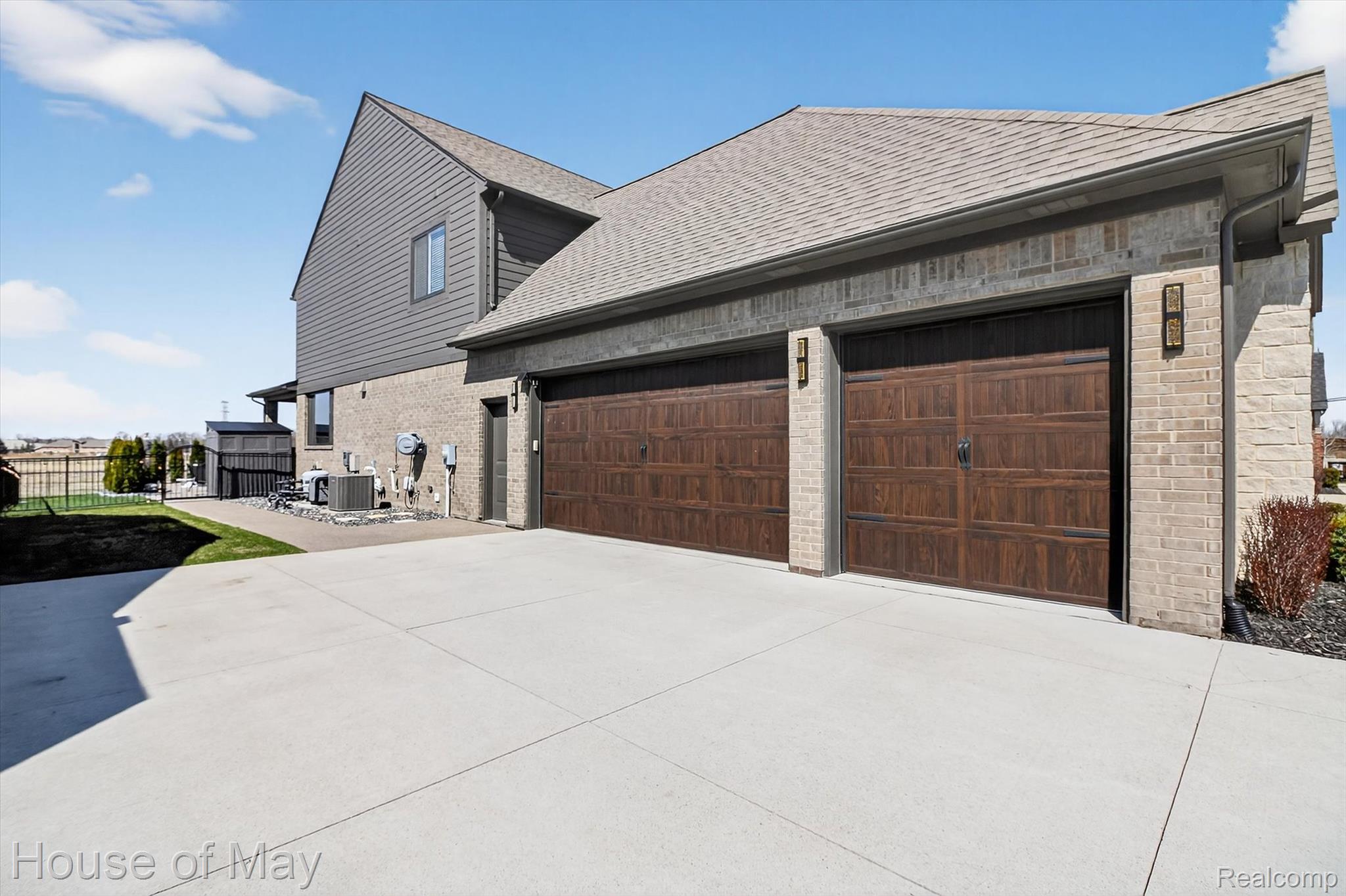 54933 Black Hills Lane