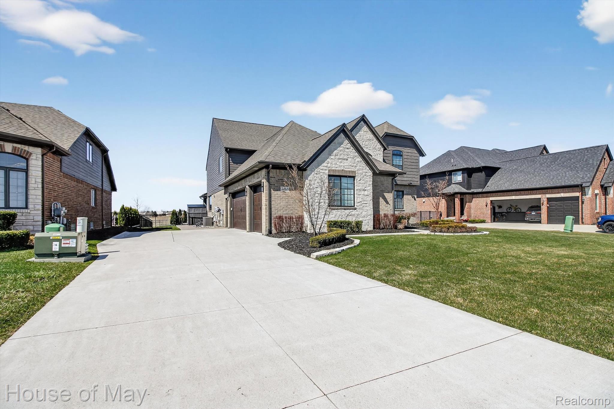 54933 Black Hills Lane