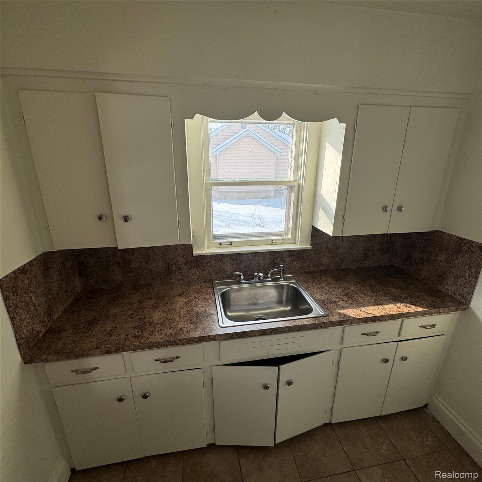 29 W New York Avenue