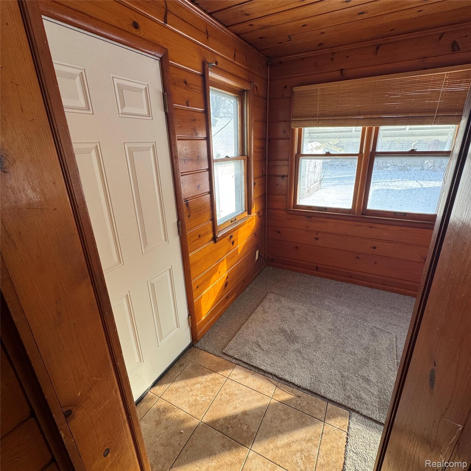 29 W New York Avenue