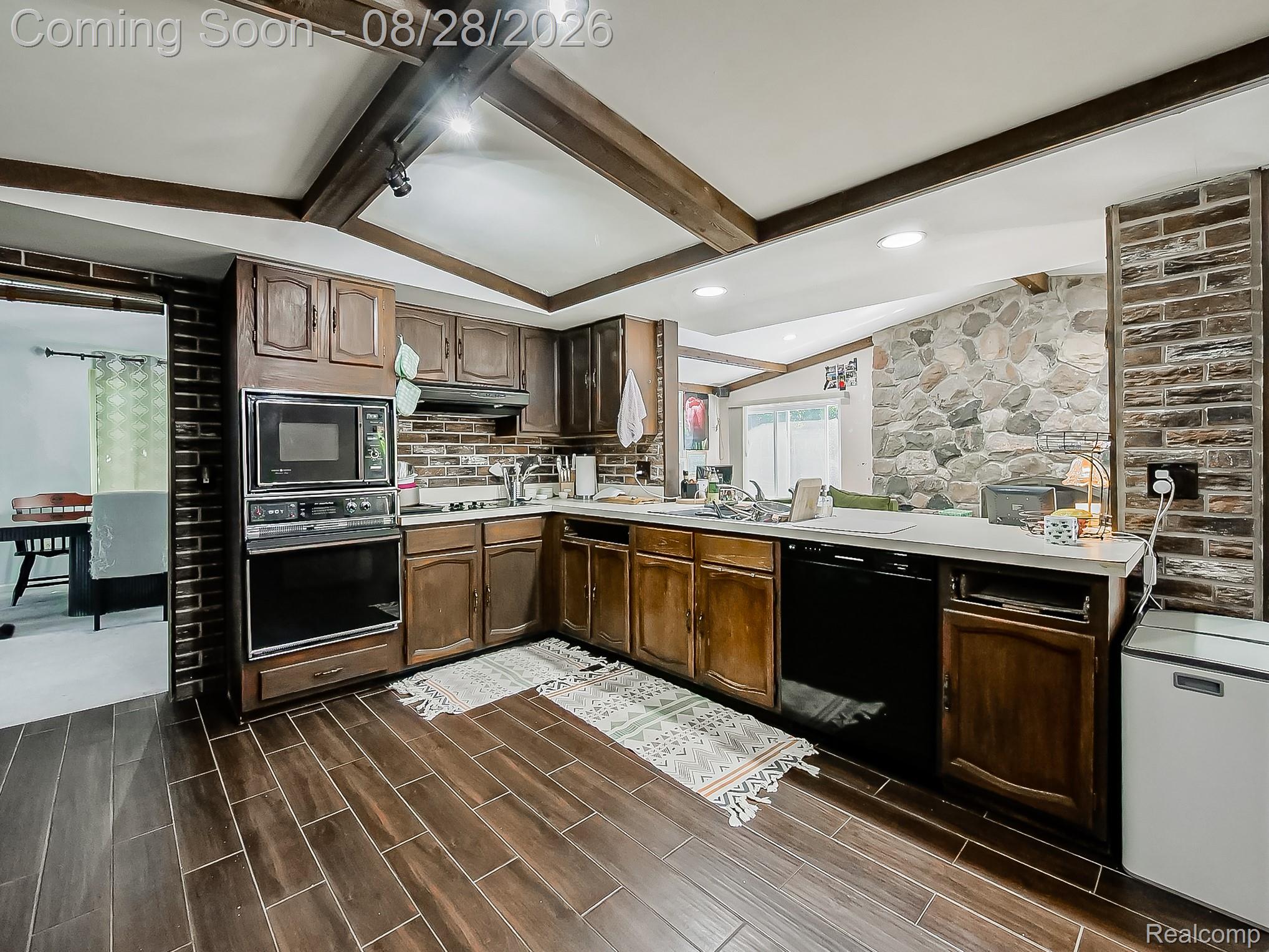 6052 Glen Eagles Drive