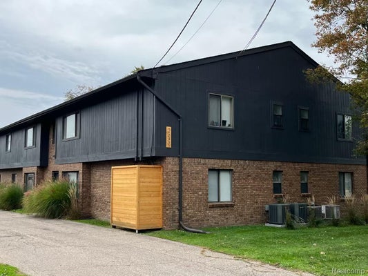 2639 COLUMBIA RD APT 4, BERKLEY, MI 48072 - Image b6eed56d64dea2d59eff47b78aa6fd27/2101577984