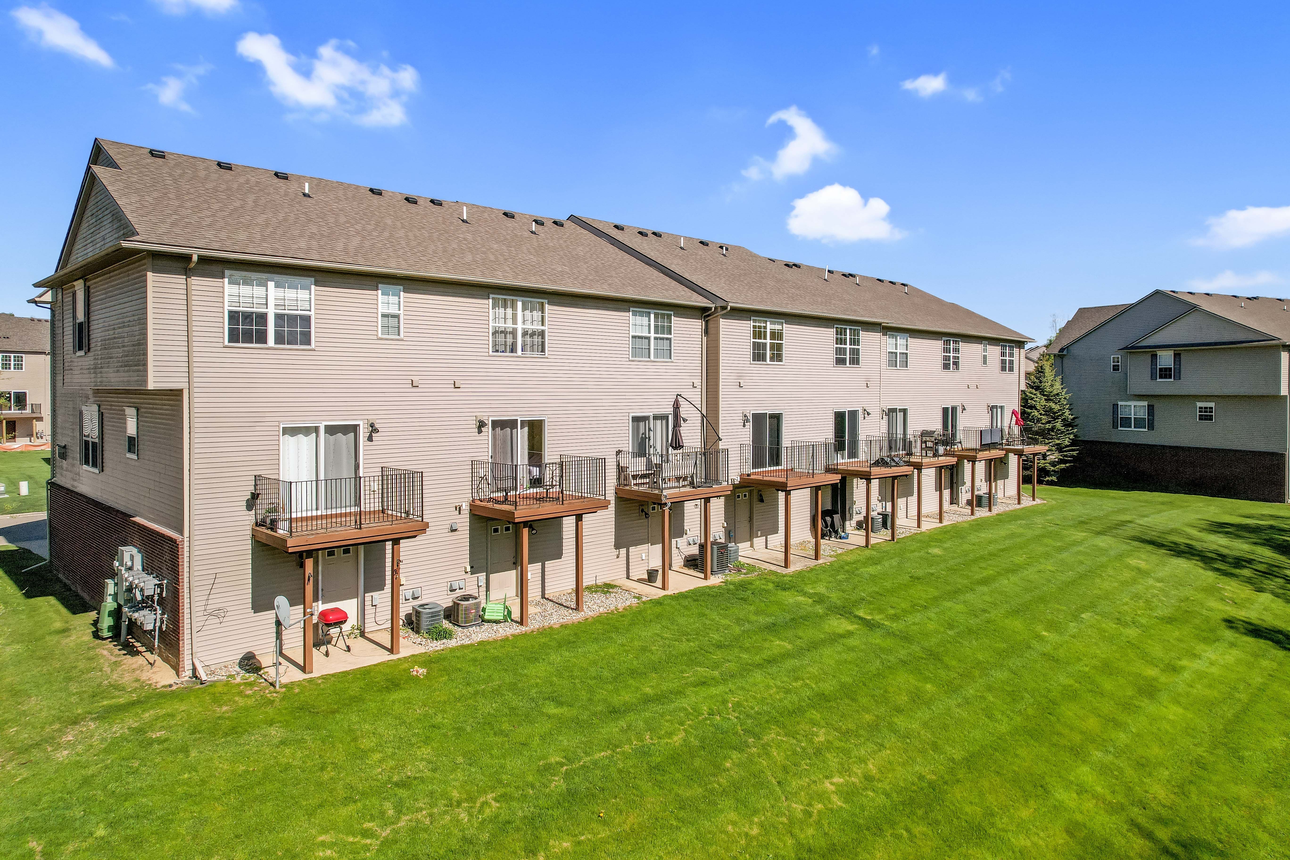 2211 Knotty Pine Trail