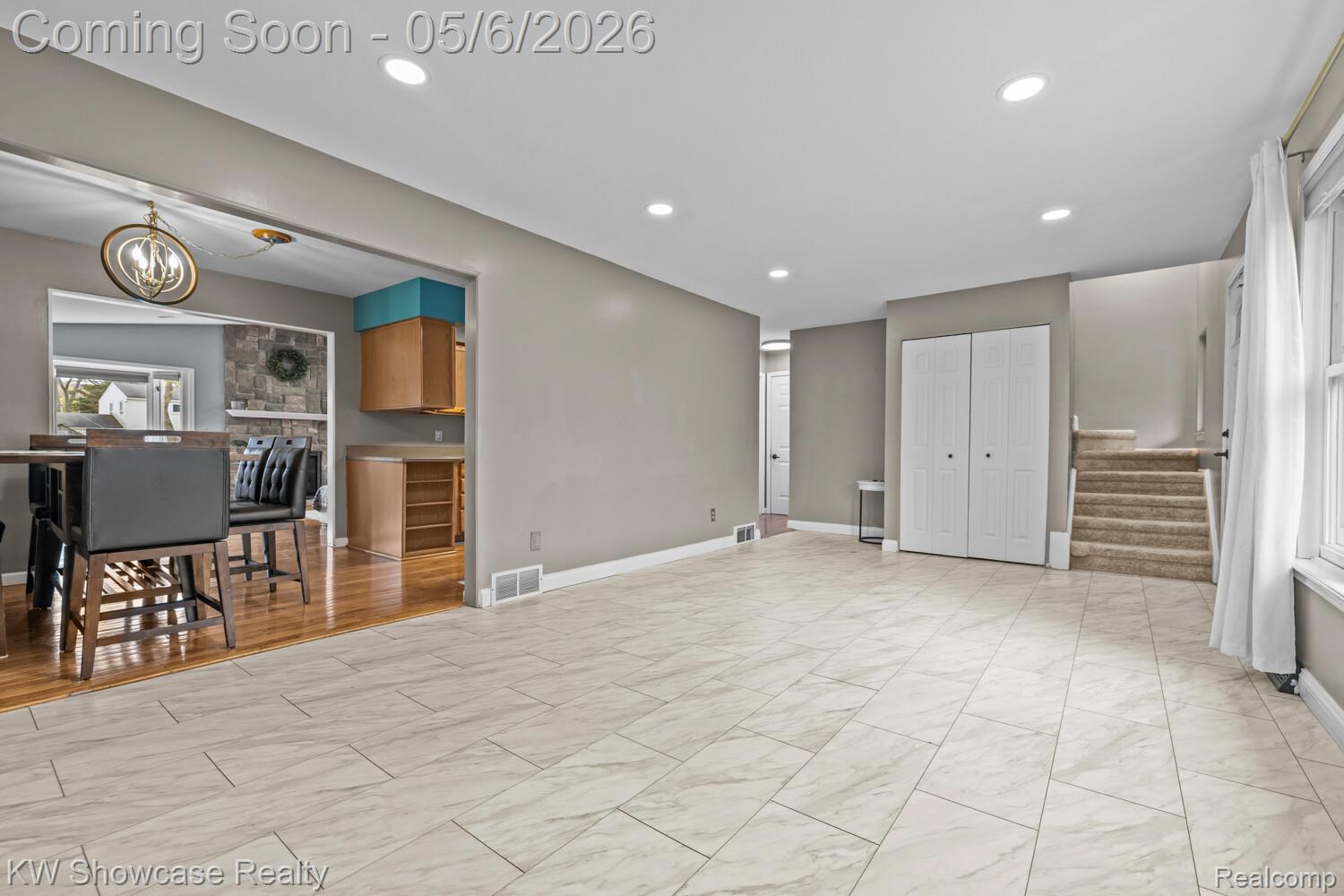 2922 Airport Road