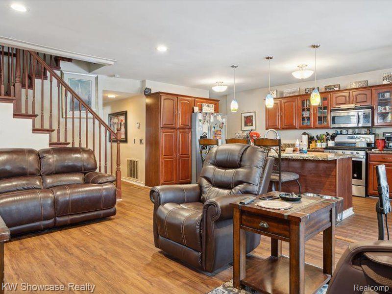 1735 Wickham
