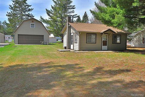 1865 Mullet Avenue Richfield Township MI 48656