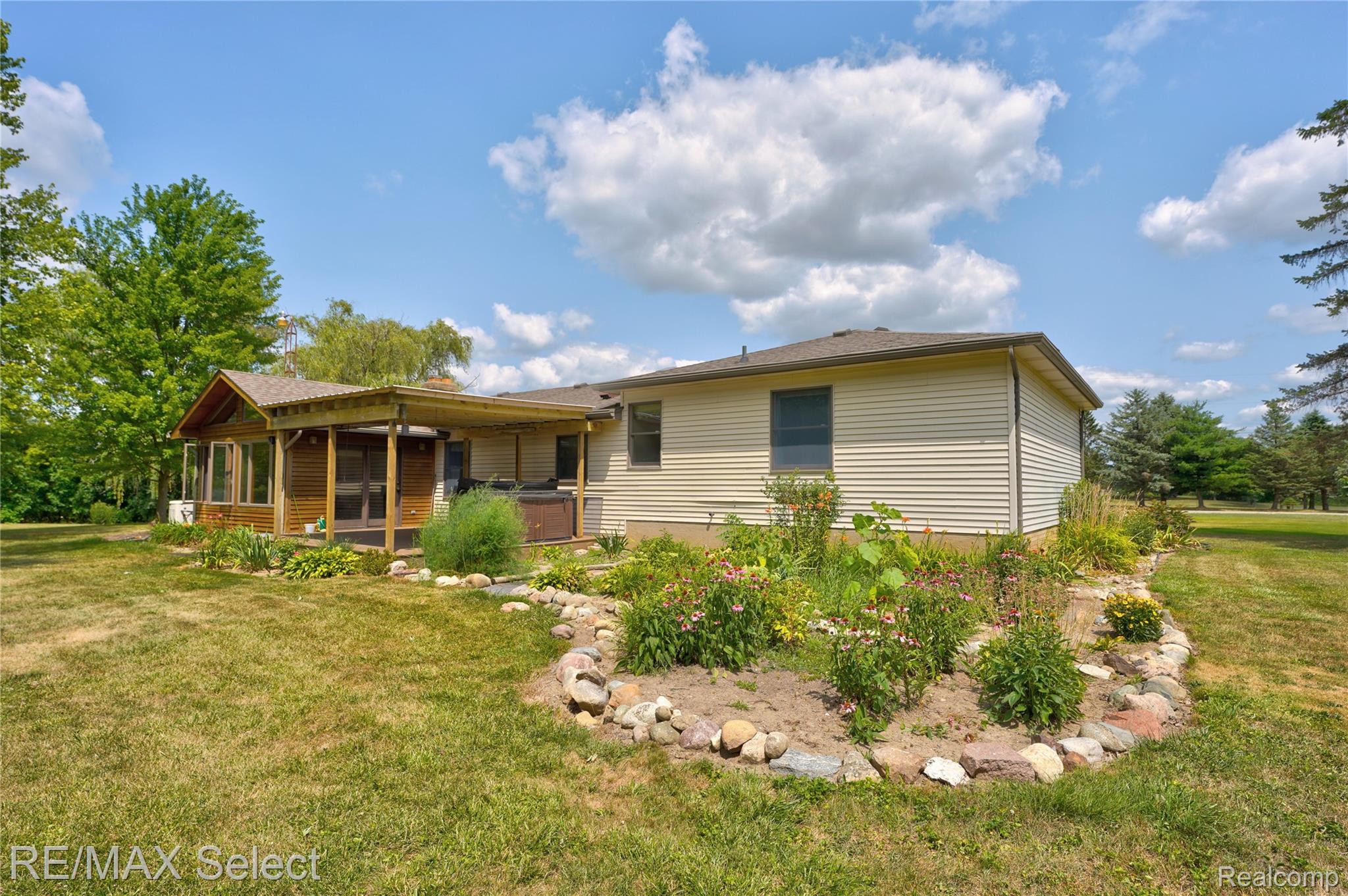 9394 Seymour Road