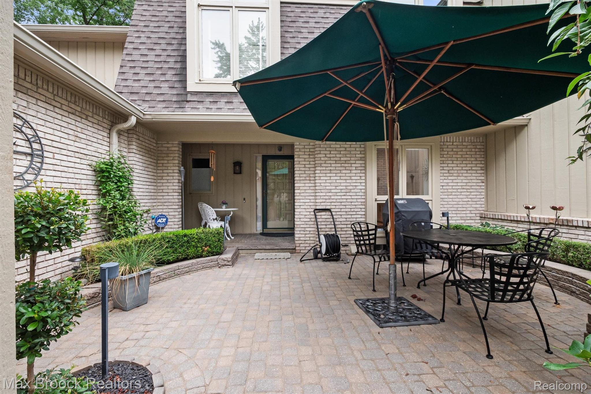 1276 Greenglen Court