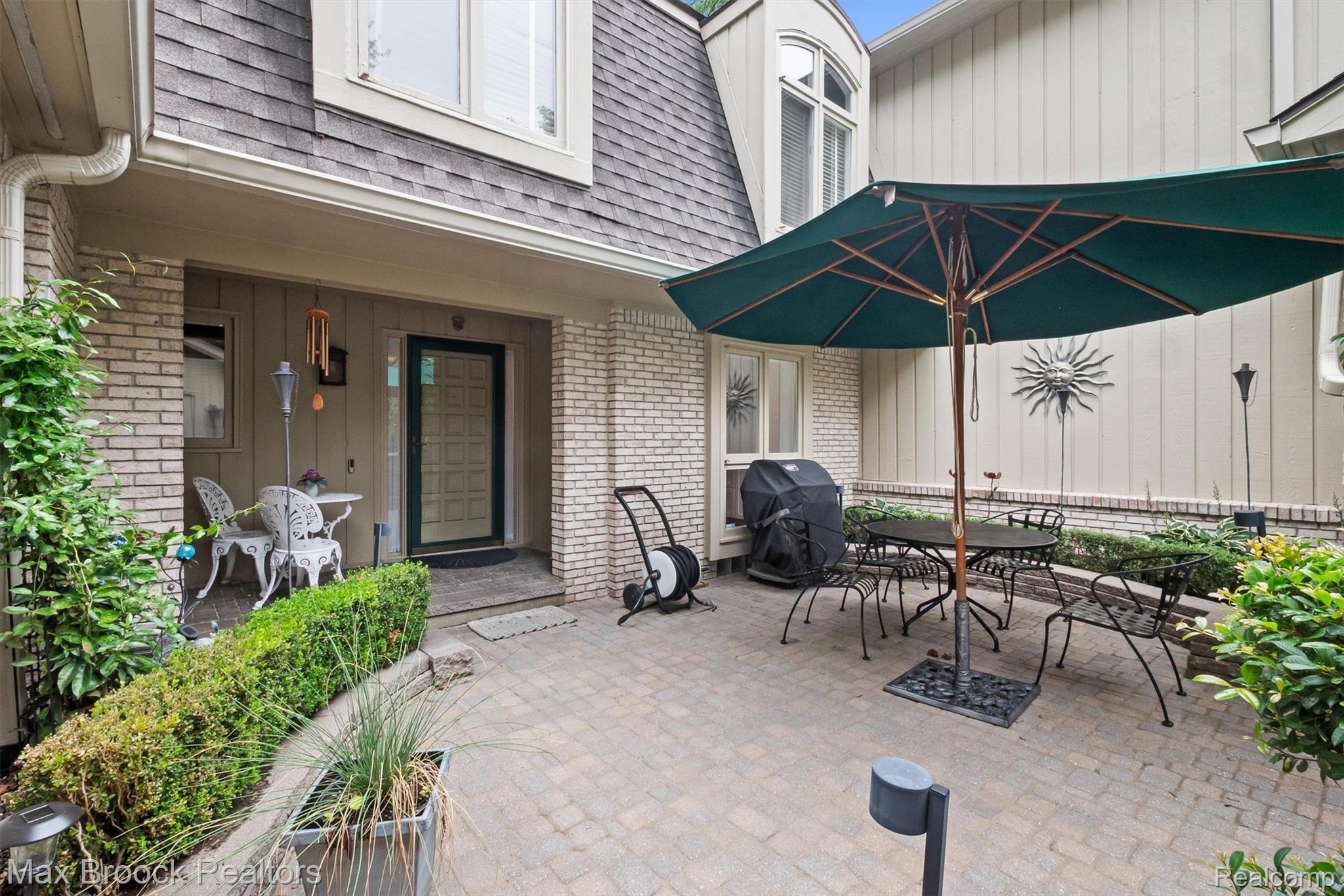 1276 Greenglen Court