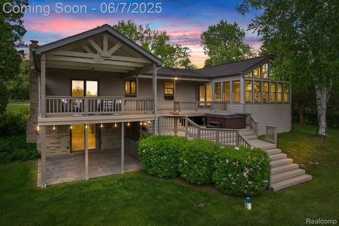11404 Cedar Bend Drive Hamburg Township MI 48169