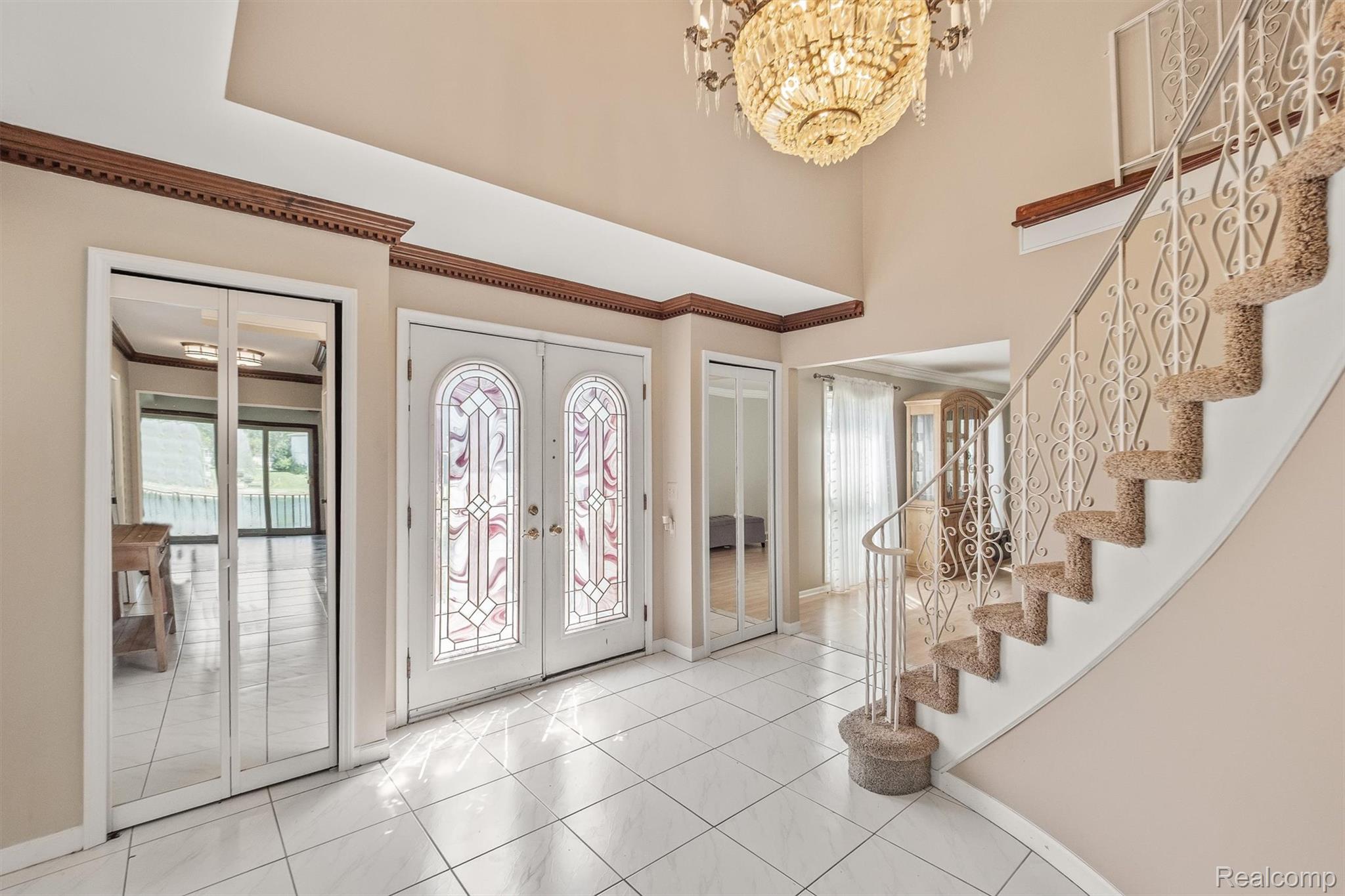 4041 TWIN LAKES Court