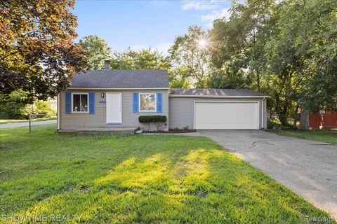 22601 Purdue Avenue Farmington City MI 48336