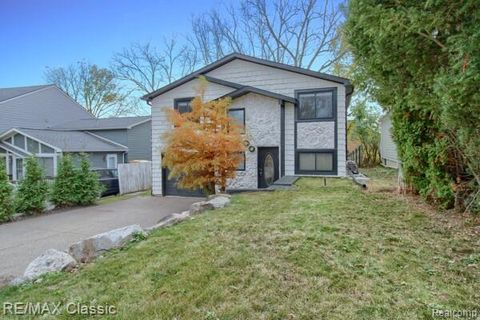 2149 Sunnycrest Drive West Bloomfield Charter Township MI 48323