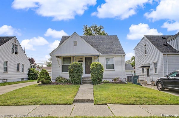 2732 QUEEN ST, DEARBORN, MI 48124 - Image b71ce776a41ec2e0cbc13543e19efaa4/4174147509