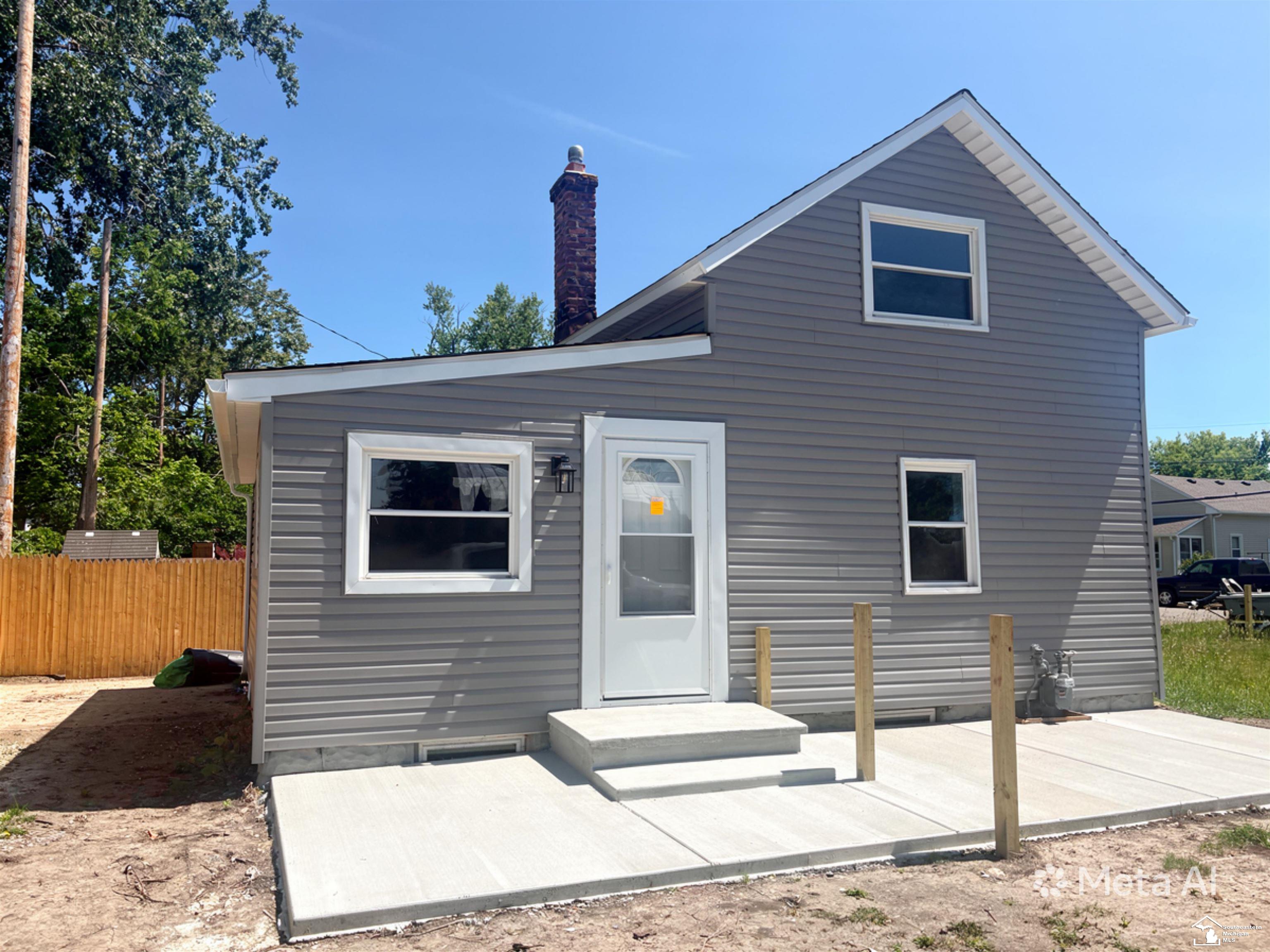 604 W 10th Street