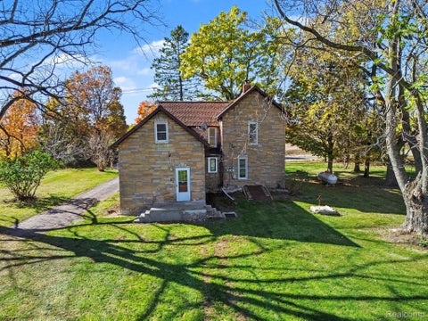 Tiny photo for 6136 Ormond Road, Springfield Charter Township, MI 48350 (MLS # 20261085175)