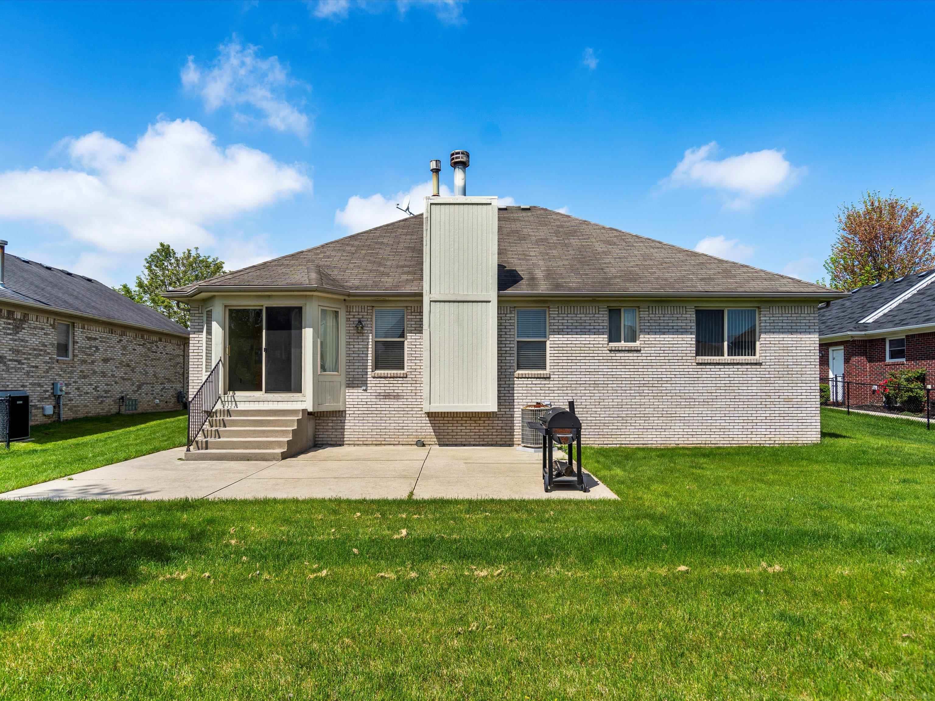 55374 Raspberry Drive