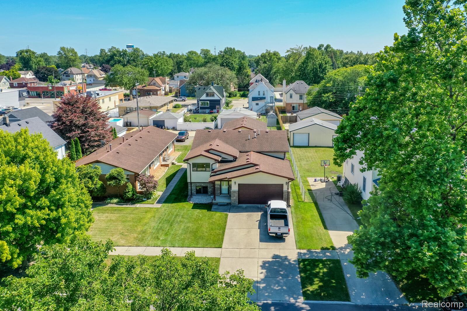 1235 Chestnut Street