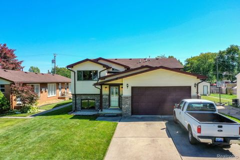 1235 Chestnut Street Wyandotte City MI 48192