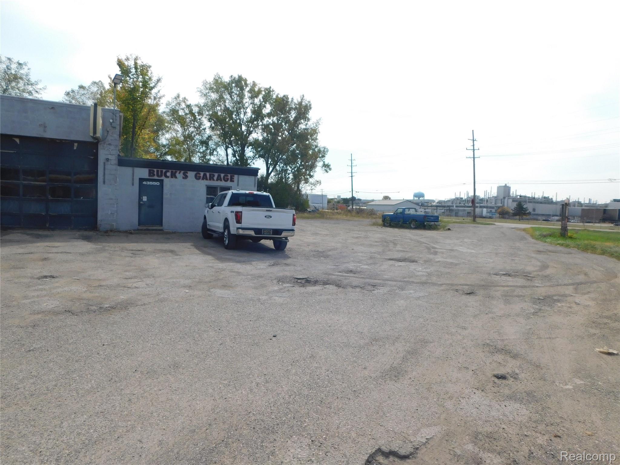 43560 N Groesbeck Highway