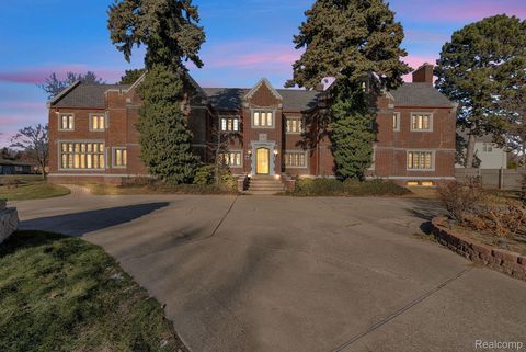 16761 E Jefferson Avenue Grosse Pointe Park City MI 48230