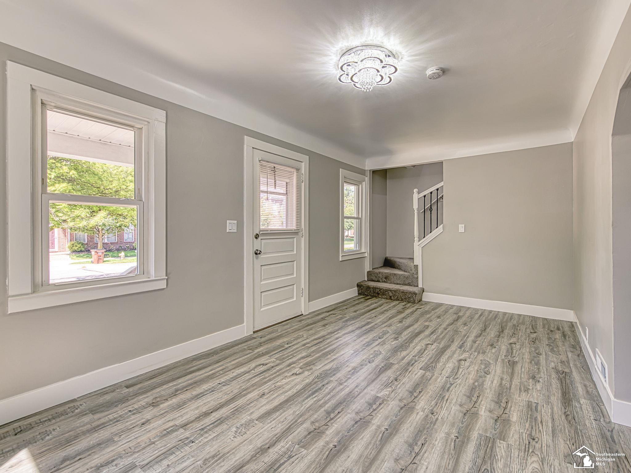 327 S Roessler Street