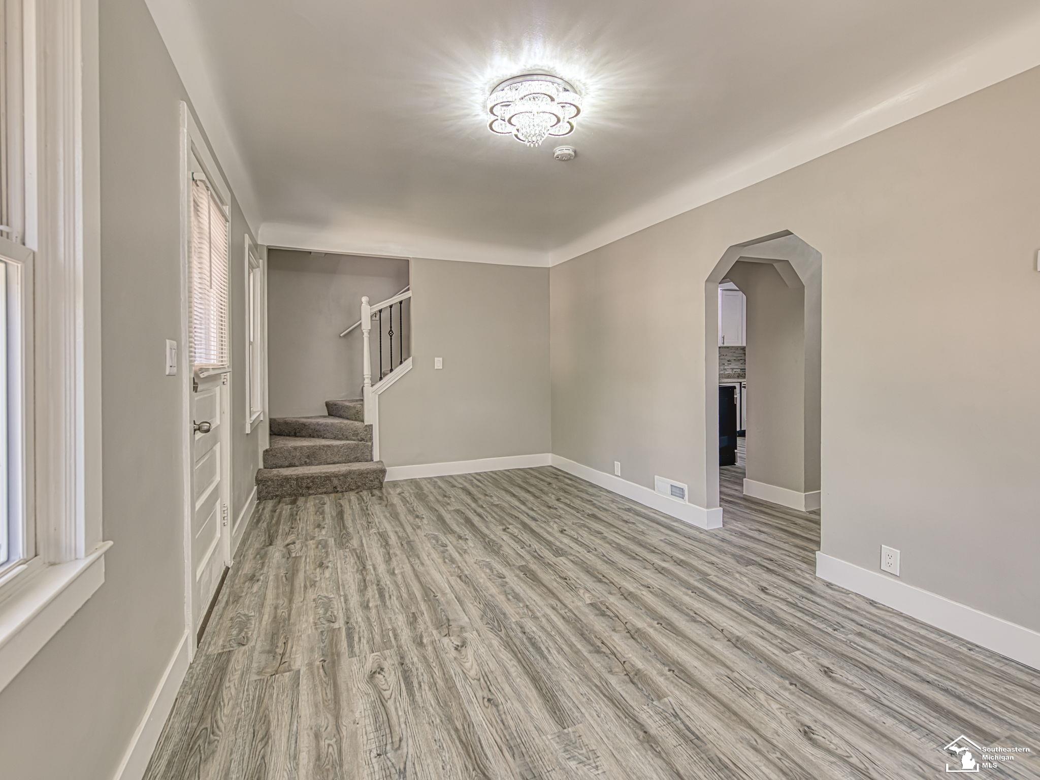 327 S Roessler Street