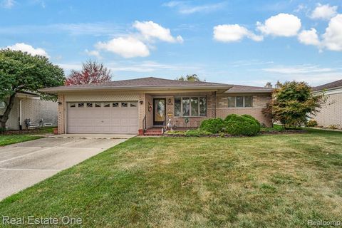 Photo of 33487 Mina Drive, Sterling Heights City, MI 48312 (MLS # 20251022525)