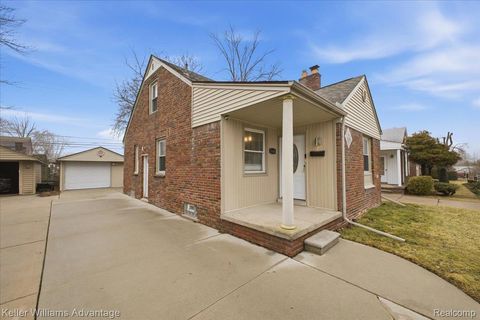 2145 Vernier Road Grosse Pointe City MI 48236