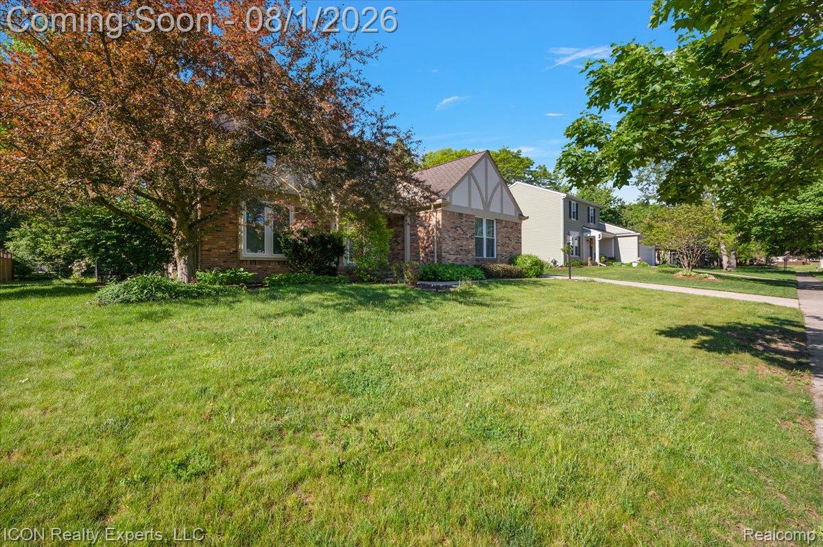 44831 Huntington Drive