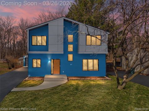 2021 Van Courtland Drive Troy City MI 48083