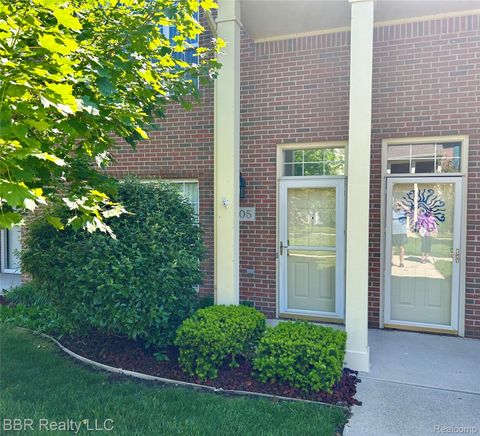 Photo of 505 Mulberry Street #27, Wyandotte City, MI 48192 (MLS # 20261037871)