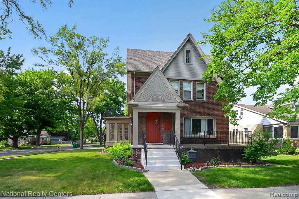 15105 Maplewood Avenue