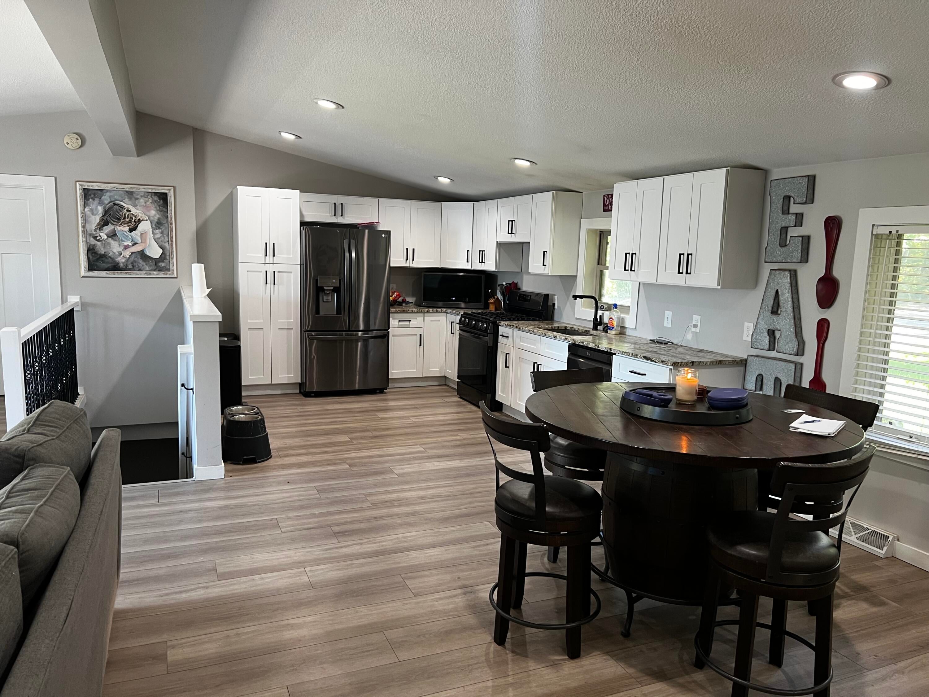 1504 Devries Drive