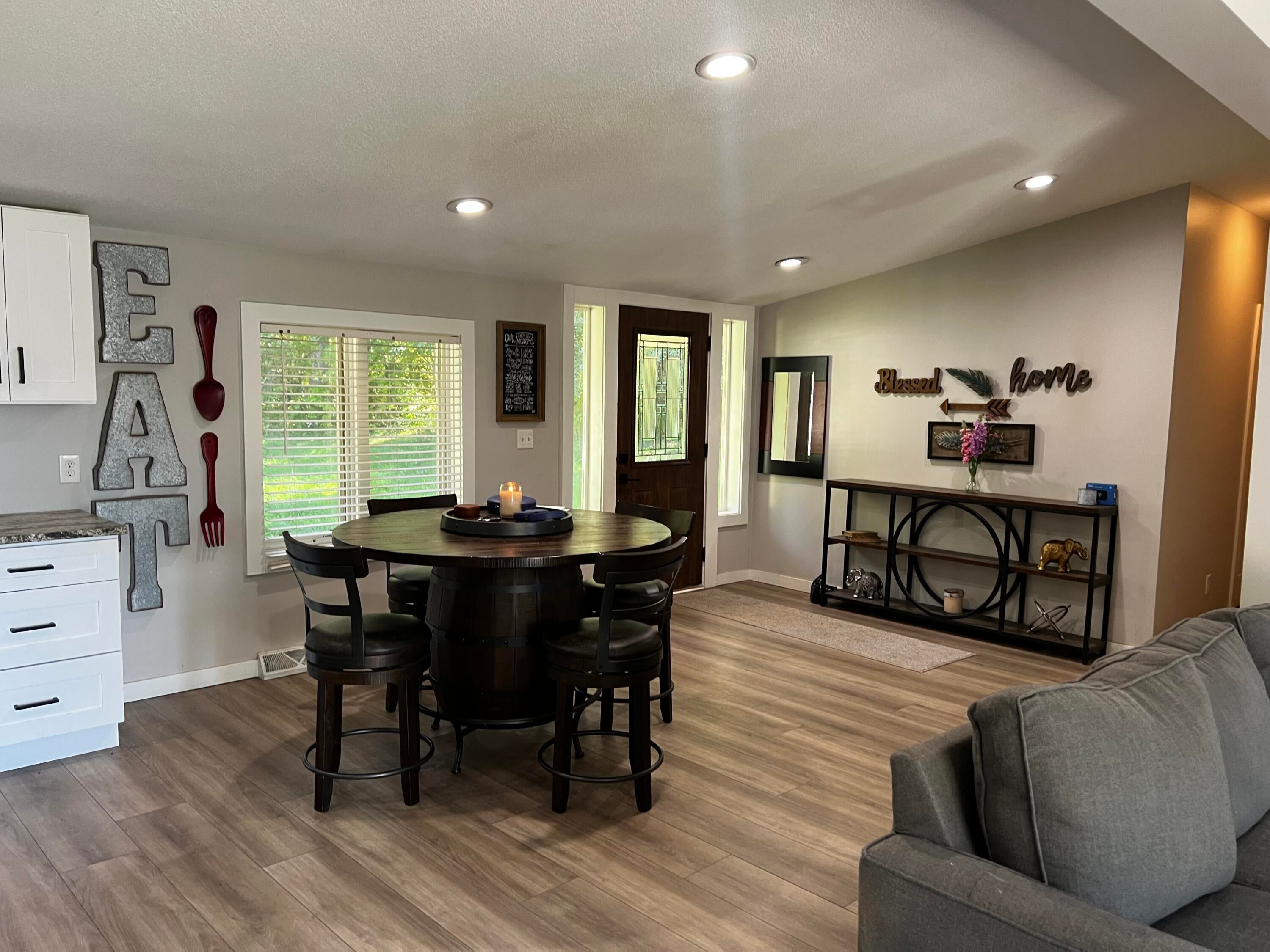 1504 Devries Drive